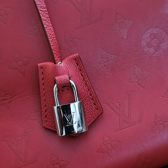 Louis Vuitton Red Leather Monogram Capucines Luxury Designer Handbag - Picture 7 of 16